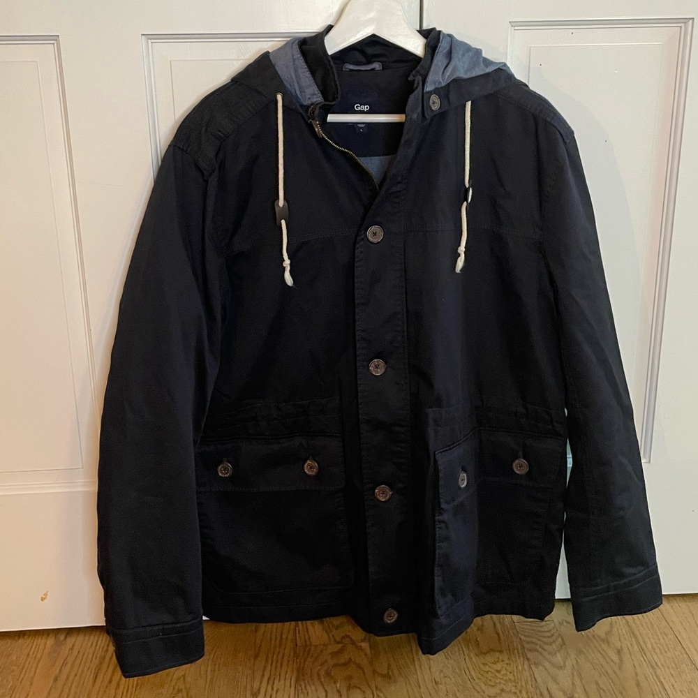 GAP rain coat with detachable hood! ♻️🪩